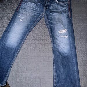 Size 40 men worn no more then 2 times. They are like new